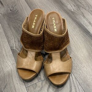 Trask Women's Brown and Tan Leather Mules
